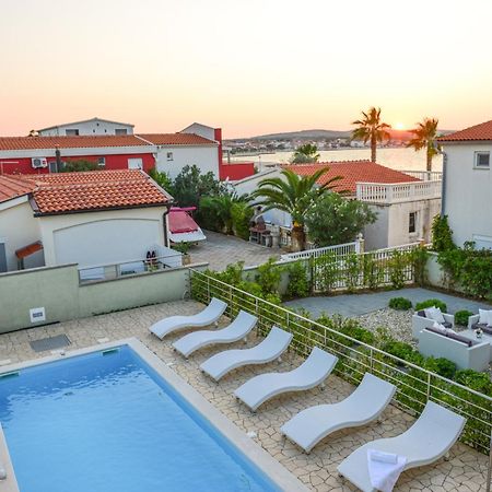 Sunset Deluxe Apartments Вир Экстерьер фото