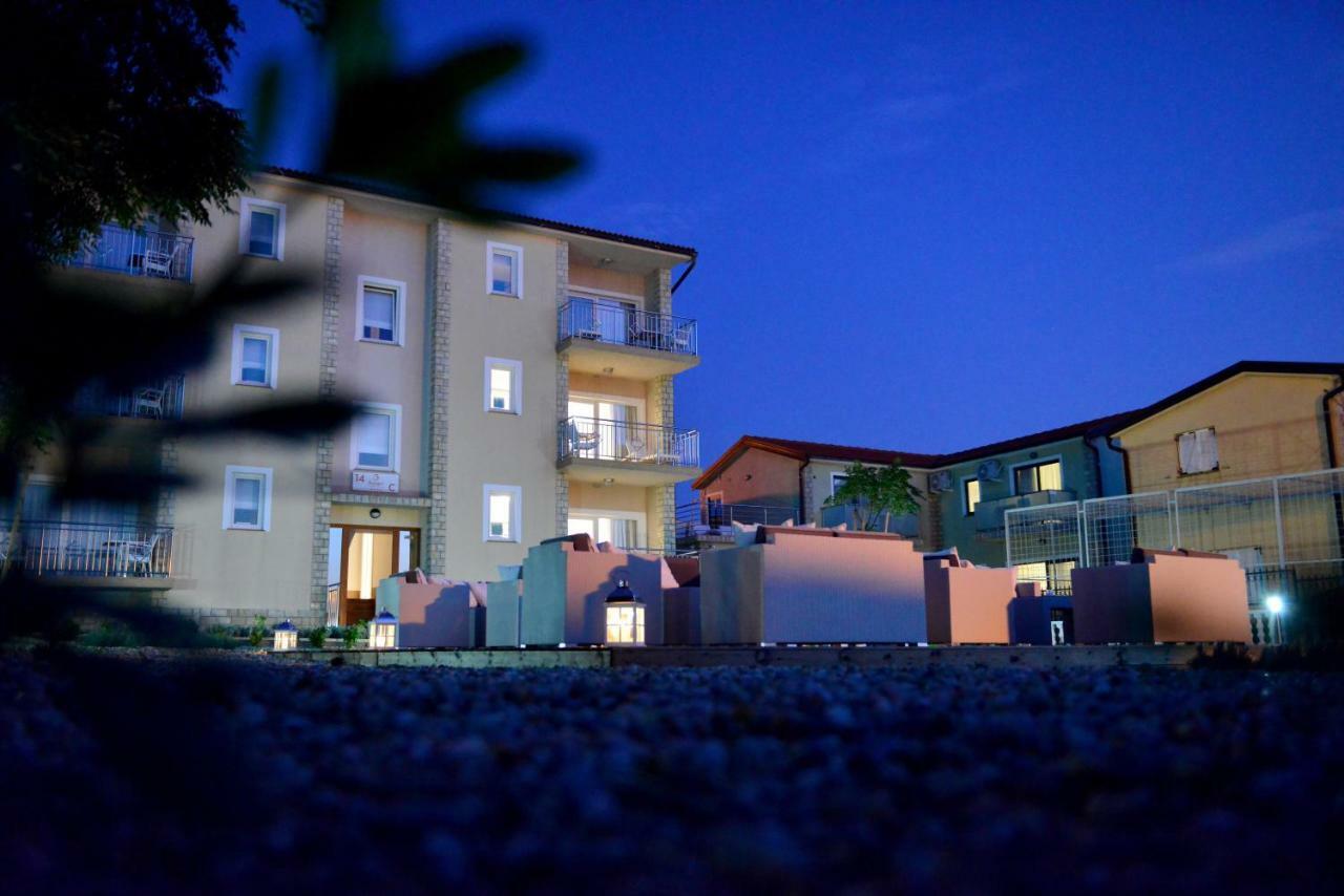 Sunset Deluxe Apartments Вир Экстерьер фото