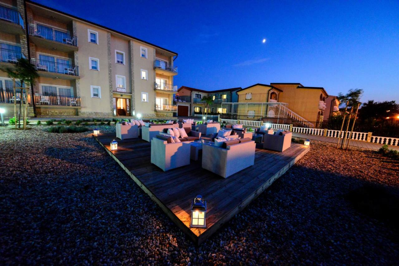 Sunset Deluxe Apartments Вир Экстерьер фото